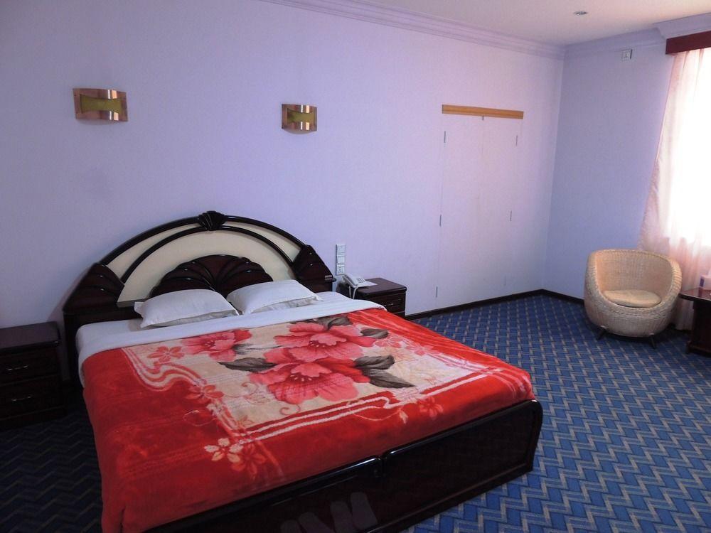 Taunggyi Hotel Exterior photo