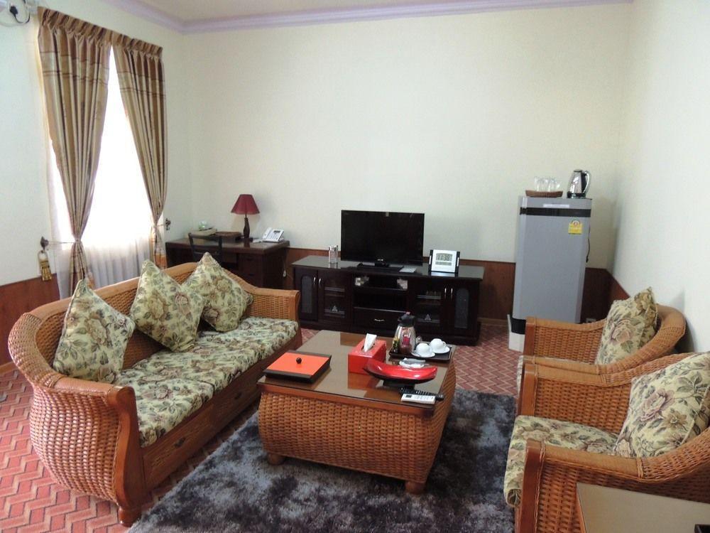 Taunggyi Hotel Exterior photo